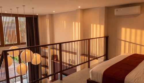 Superior Suite, 1 King Bed, Air conditioning, Pool View
