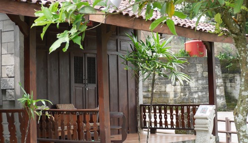 Superior Cottage, 1 Queen Bed, Balcony, Valley View