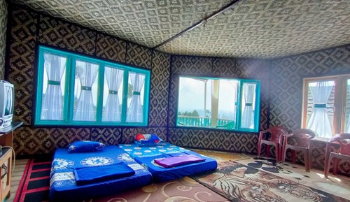 Villa, Mountain View