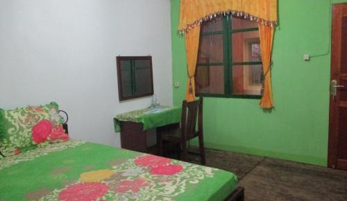 Queen Room with Shared Bathroom