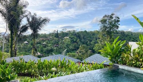 Villa with Garden View