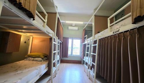 Bed in 8-Bed Mixed Dormitory Room
