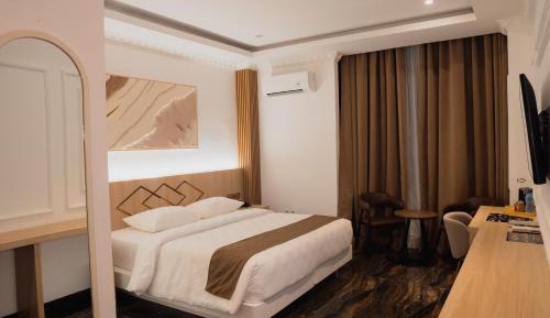Deluxe King Room