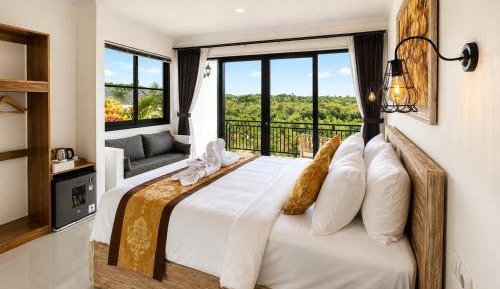 Deluxe Double Room with Balcony and Sea View