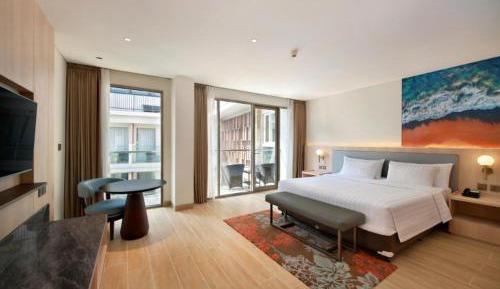Deluxe Double or Twin Room with Pool View