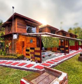 Villa with Garden View