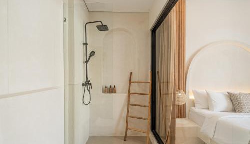 King Room with Pool View