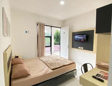 Deluxe Queen Room
