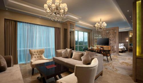 Minister Suite - Non-Smoking