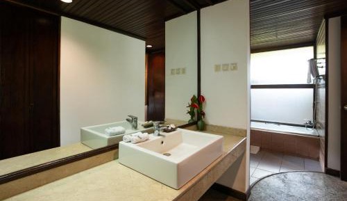 Family Room with Lake View