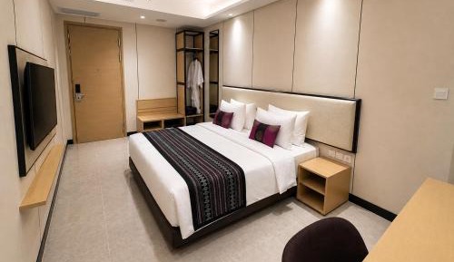 Premier Room