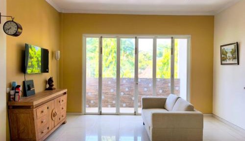 Two-Bedroom Deluxe Apartment with Balcony