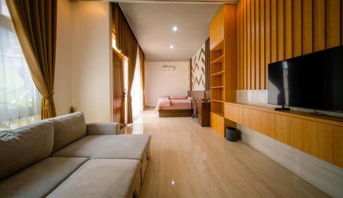 Family Room with Private Bathroom