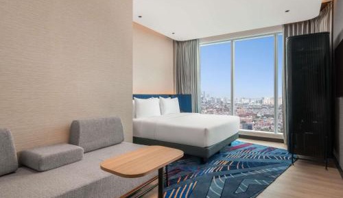 Deluxe King Room