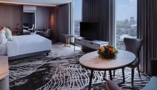 Deluxe King Suite