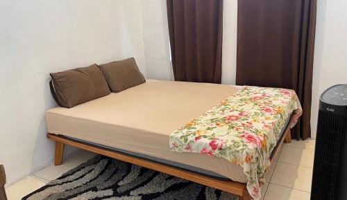 Standard Double Room with Shared Bathroom