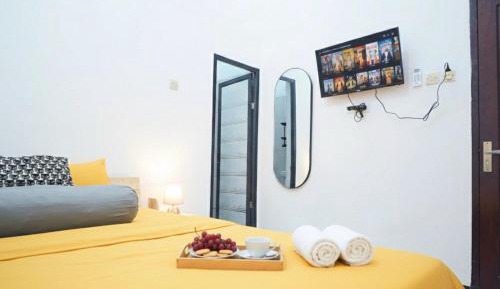 Deluxe Double Room (2 Adults + 1 Child)