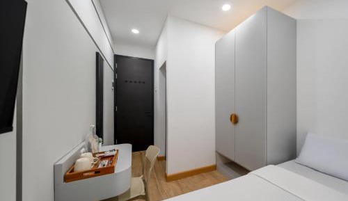 Standard Queen Room