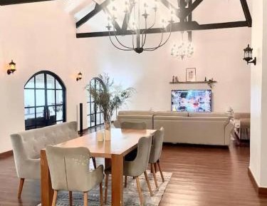 Villa with Garden View