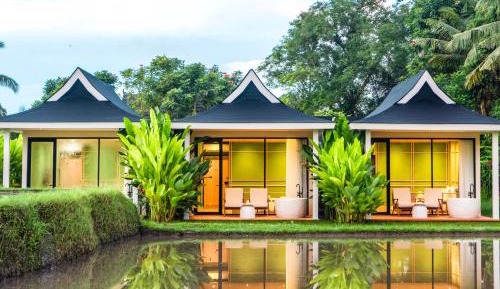 Villa with Garden View