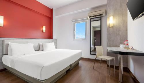 Smart Queen Room