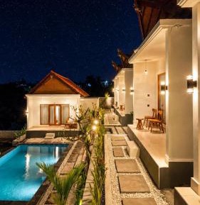 King Room with Pool View