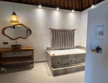 Deluxe Triple Villa Sea View