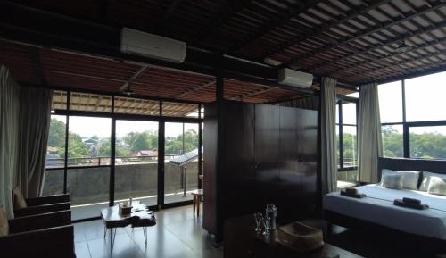 Apartment with Mountain View