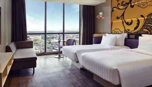 Deluxe Twin Room - City Side