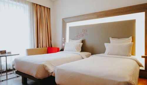 Superior Twin Room with Pool View