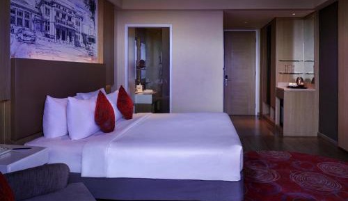 Deluxe Queen Room - Pool Side