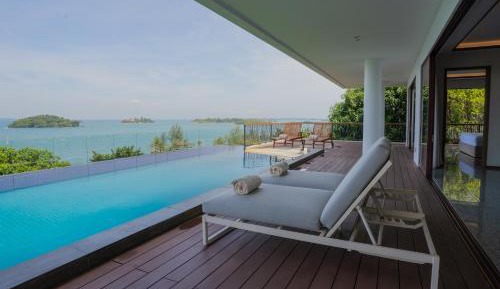 Four Bedroom Villa with Pool