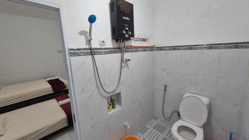 Twin Room with Private Bathroom