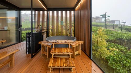 Grand Cabin Hot Tub