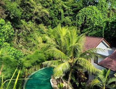 Deluxe Double Pool View with Balcony