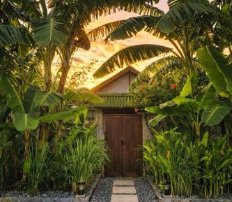 Bungalow with Patio