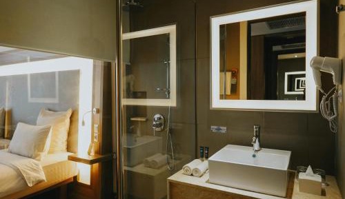 Executive Twin Room with Pool Side Access