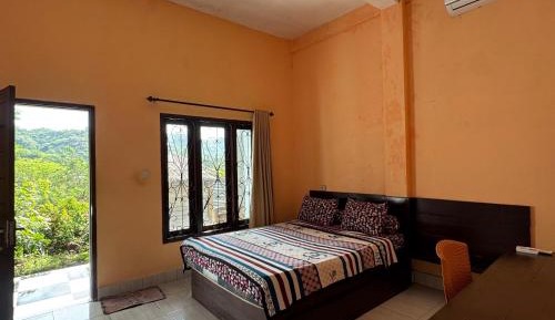 Twin Room with Private Bathroom