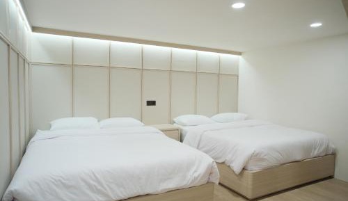 Deluxe Family Suite