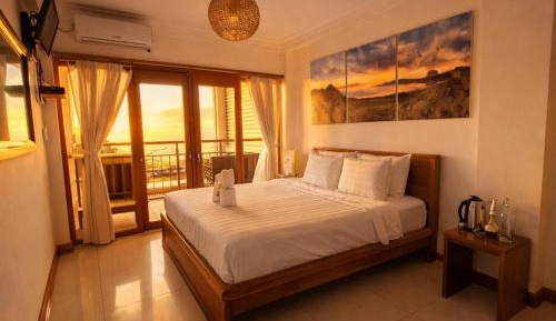 Deluxe Double Room with Balcony and Sea View