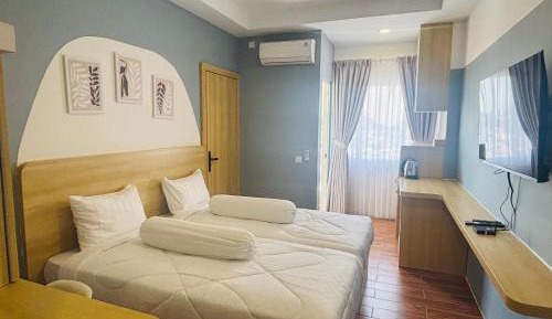 Studio Apartment with Balcony