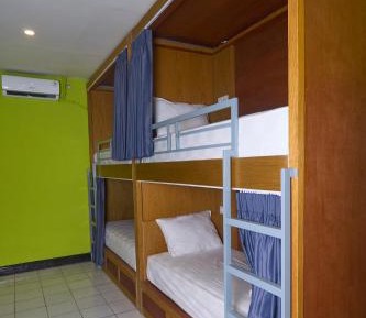 4-Bed Mixed Dormitory Room