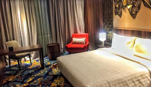 Deluxe Queen Room