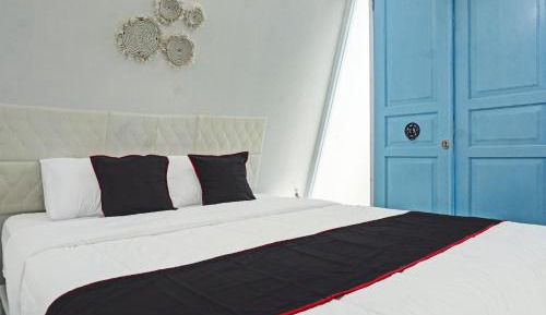 Suite with Garden View