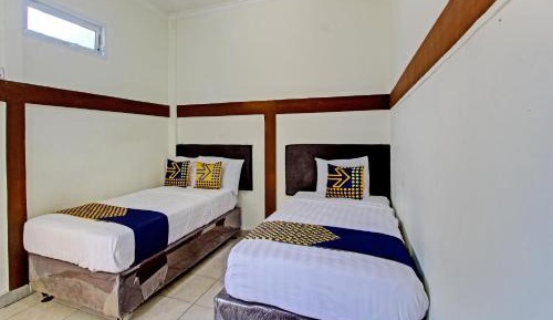 Economy Triple Room
