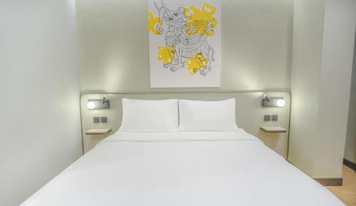 Yello Room King Bed