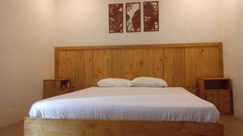 Deluxe Room (2 Adults + 1 Child)