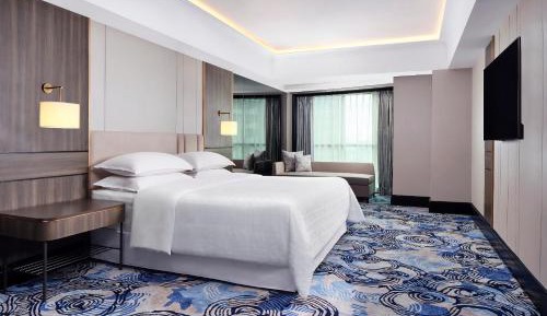 Junior King Suite - Club Lounge Access