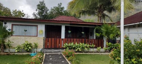 Villa with Garden View