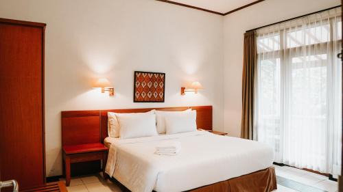 Deluxe Double Room (2 Adults + 1 Child)